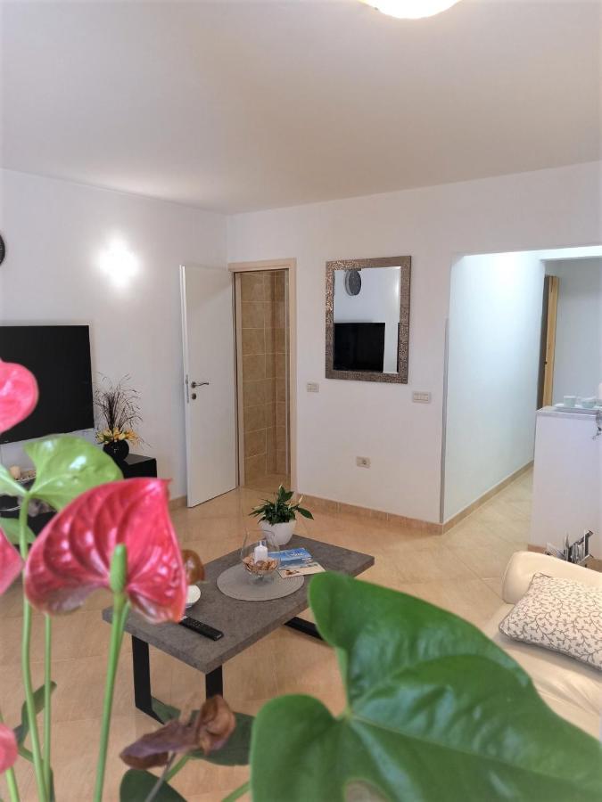 Melody Apartment Πόρετς Εξωτερικό φωτογραφία