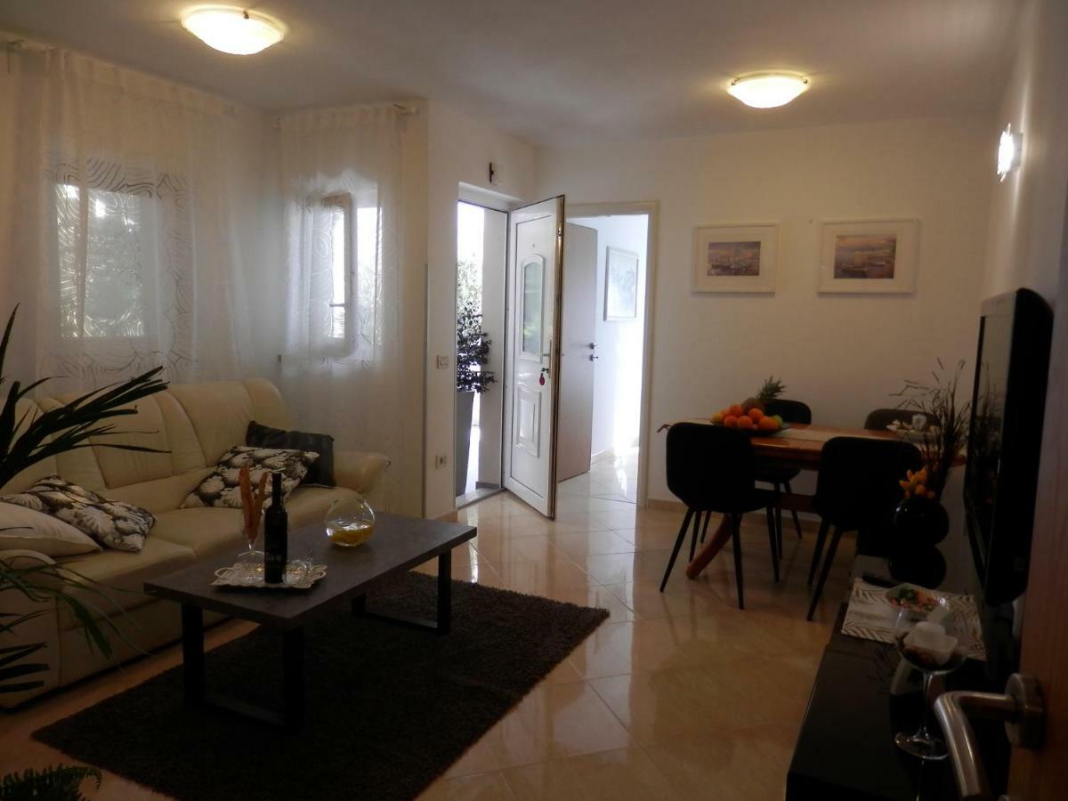 Melody Apartment Πόρετς Εξωτερικό φωτογραφία